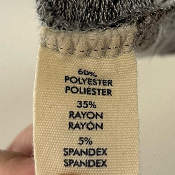 Pre-Loved Men’s Light Gray/Dark Gray Crossover Stripe Hooded Sweater - BKE - Picture 7 of 8